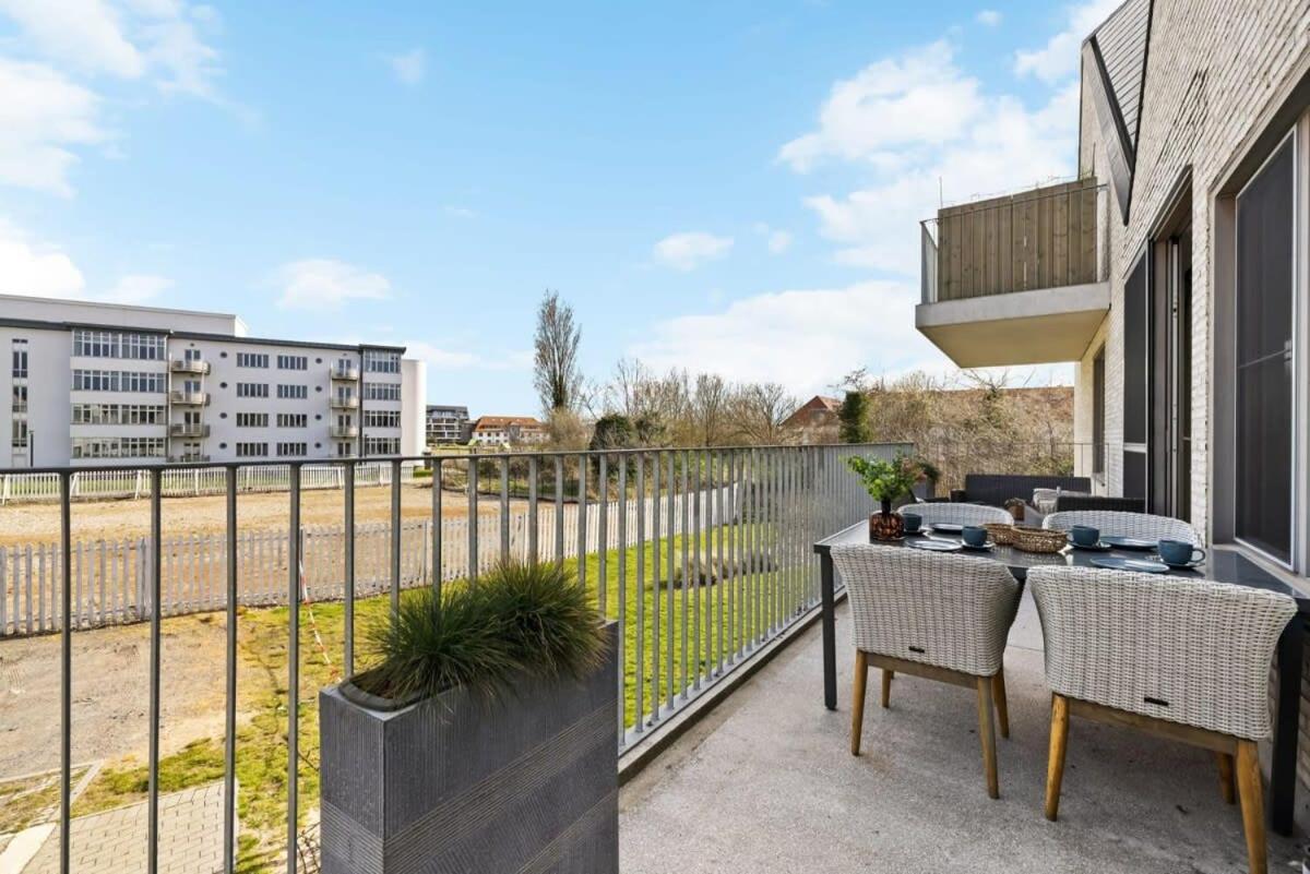 Huswell - Apartment With Natural Swimming Pool Миделкерк Экстерьер фото